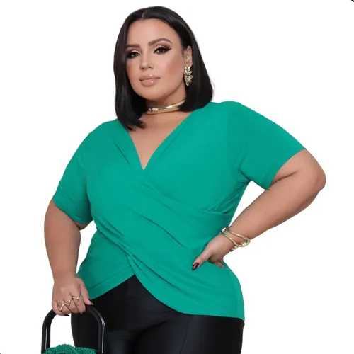 Blusa Feminina Plus Size Transpassada Decote V Manga Curta