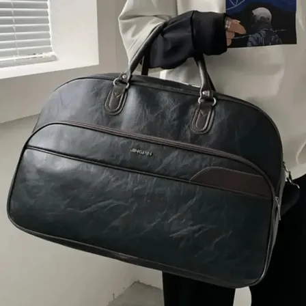 Bolsa de Viagem Artestore: Mala de Mão em Couro Resistente