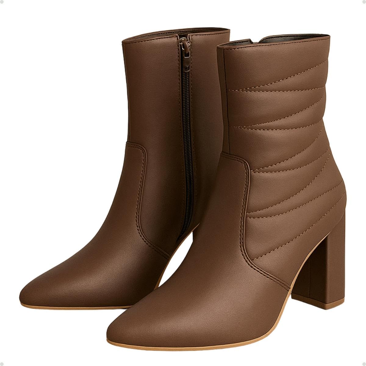 Bota Feminina de Bico Fino com Salto Bloco em Courino