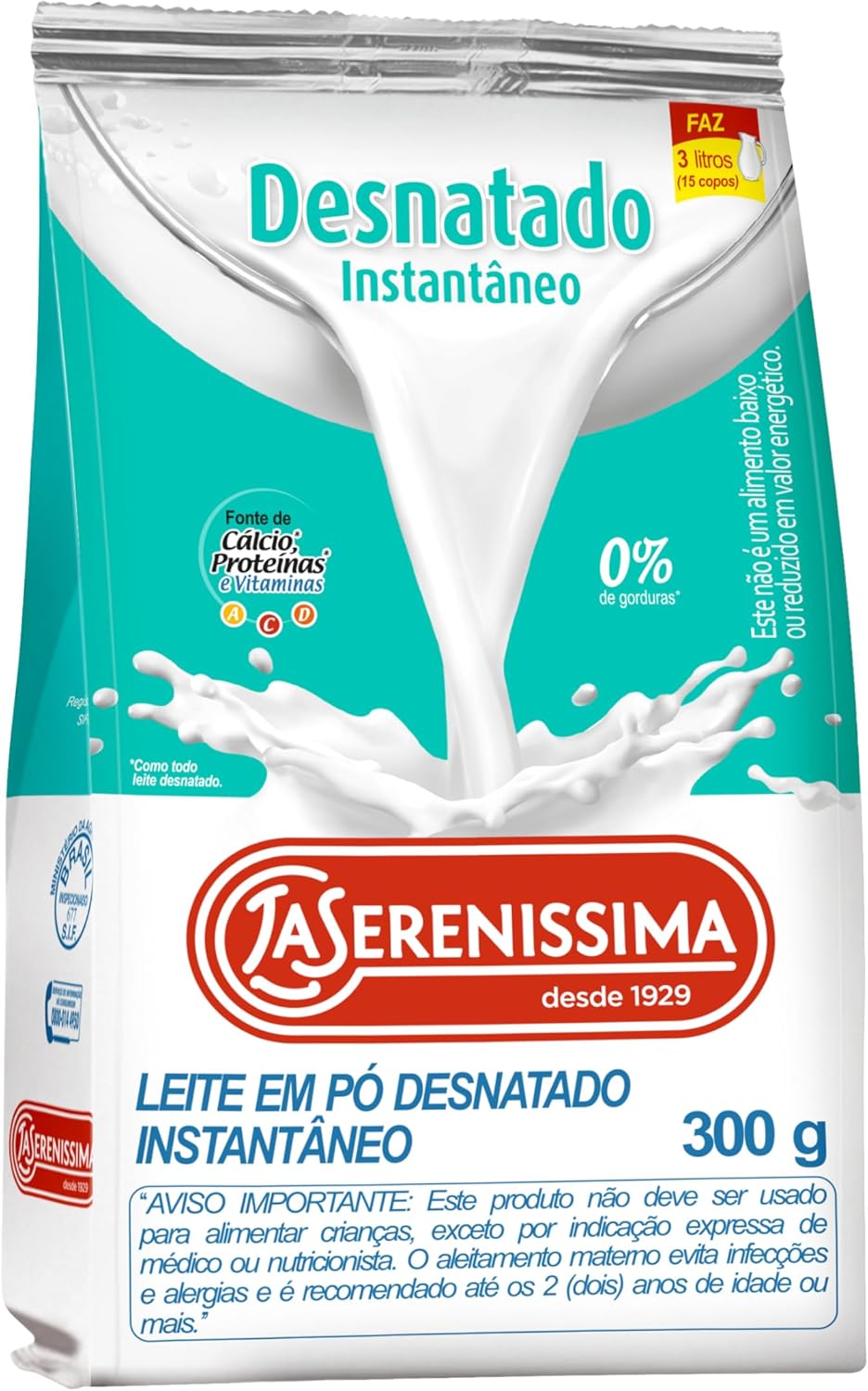 Leite em Pó Desnatado Instantâneo Prático 300g Embalagem de leite em pó desnatado instantâneo de trezentas gramas sobre uma bancada de cozinha clara