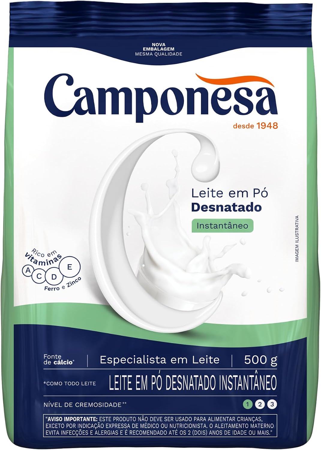 Embalagem Leite em Pó Camponesa Desnatado 500g Pacote de 500 gramas de leite em pó desnatado instantâneo da marca Camponesa sobre fundo neutro
