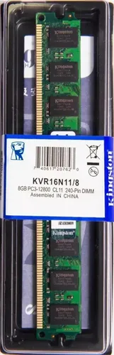 Memória RAM Kingston 8GB DDR3 KVR16N11/8 Módulo de memória RAM Kingston ValueRAM de 8GB DDR3 para computador desktop em plano detalhado