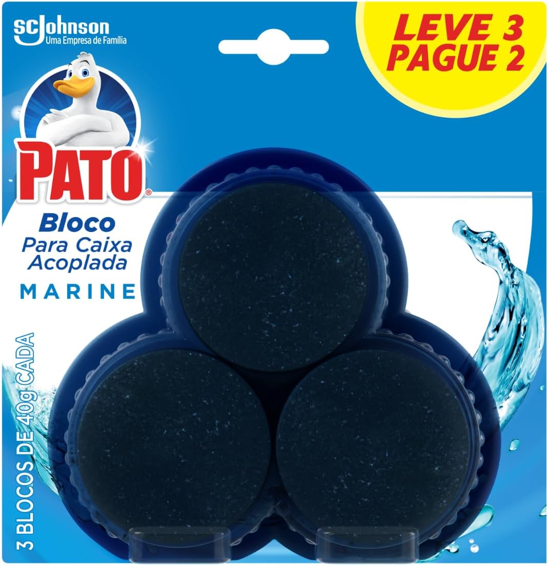 Pato Desodorizador Sanitário Marine Pastilhas para Caixa Acoplada Pastilha azul do desodorizador sanitário Pato Marine sendo colocada dentro da caixa acoplada do vaso