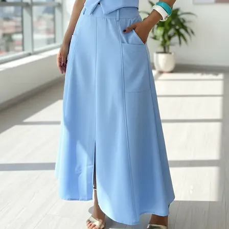 Conjunto Feminino Saia Longa e Colete: Elegância e Versatilidade