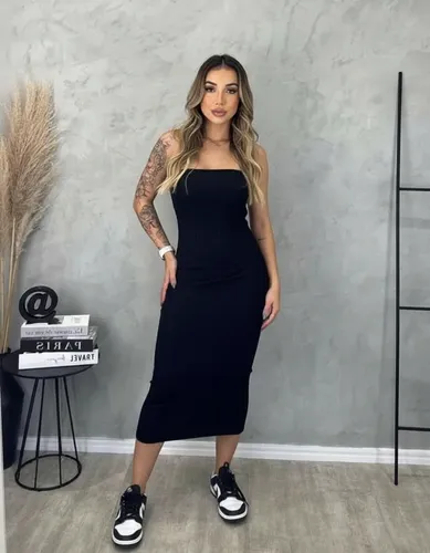 Vestido Midi Tomara Que Caia Canelado: Elegância e Conforto